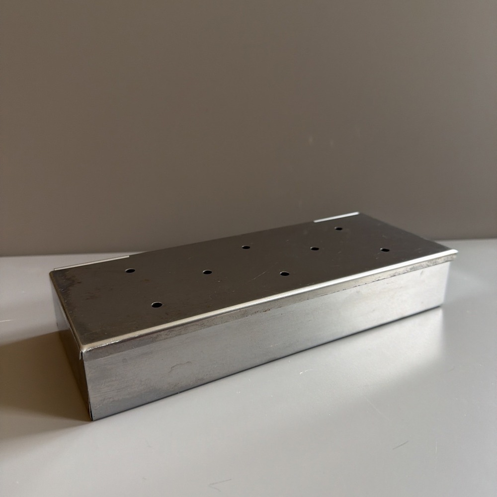 9 Inch Stainless Steel Smoker Box For Grill/Barbecue Wood Chip Holder